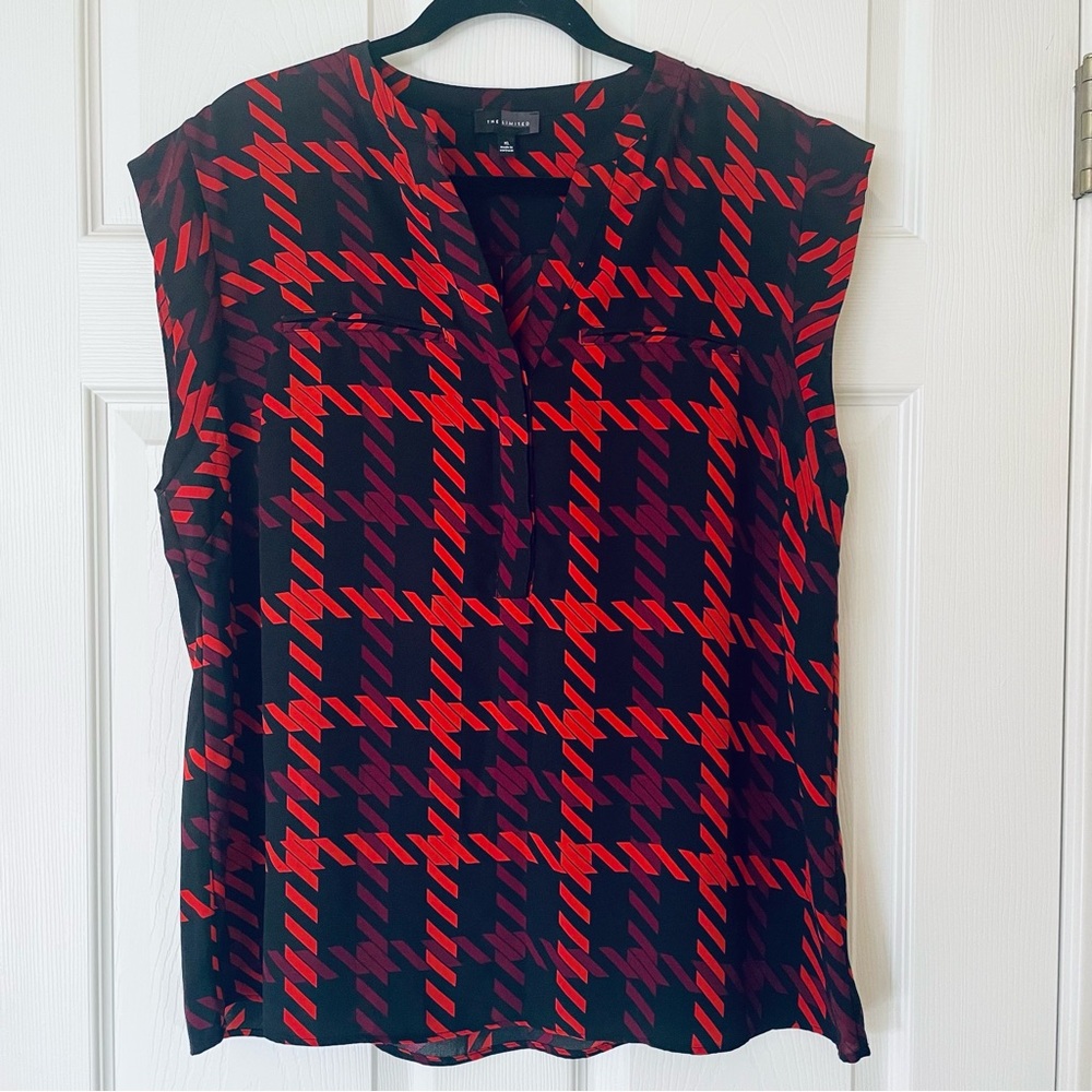 The Limited Abstract Print Sleeveless Blouse Red Black Houndstooth V-Neck